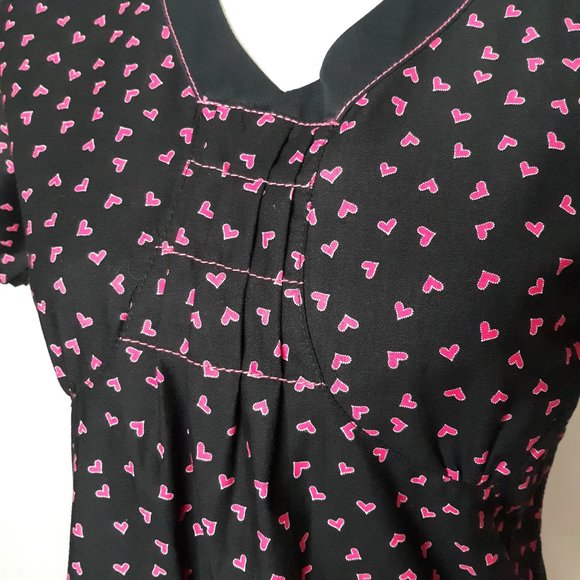 Mary Engelbreit™ Hearts and Flowers Scrub Top - Picture 2 of 9